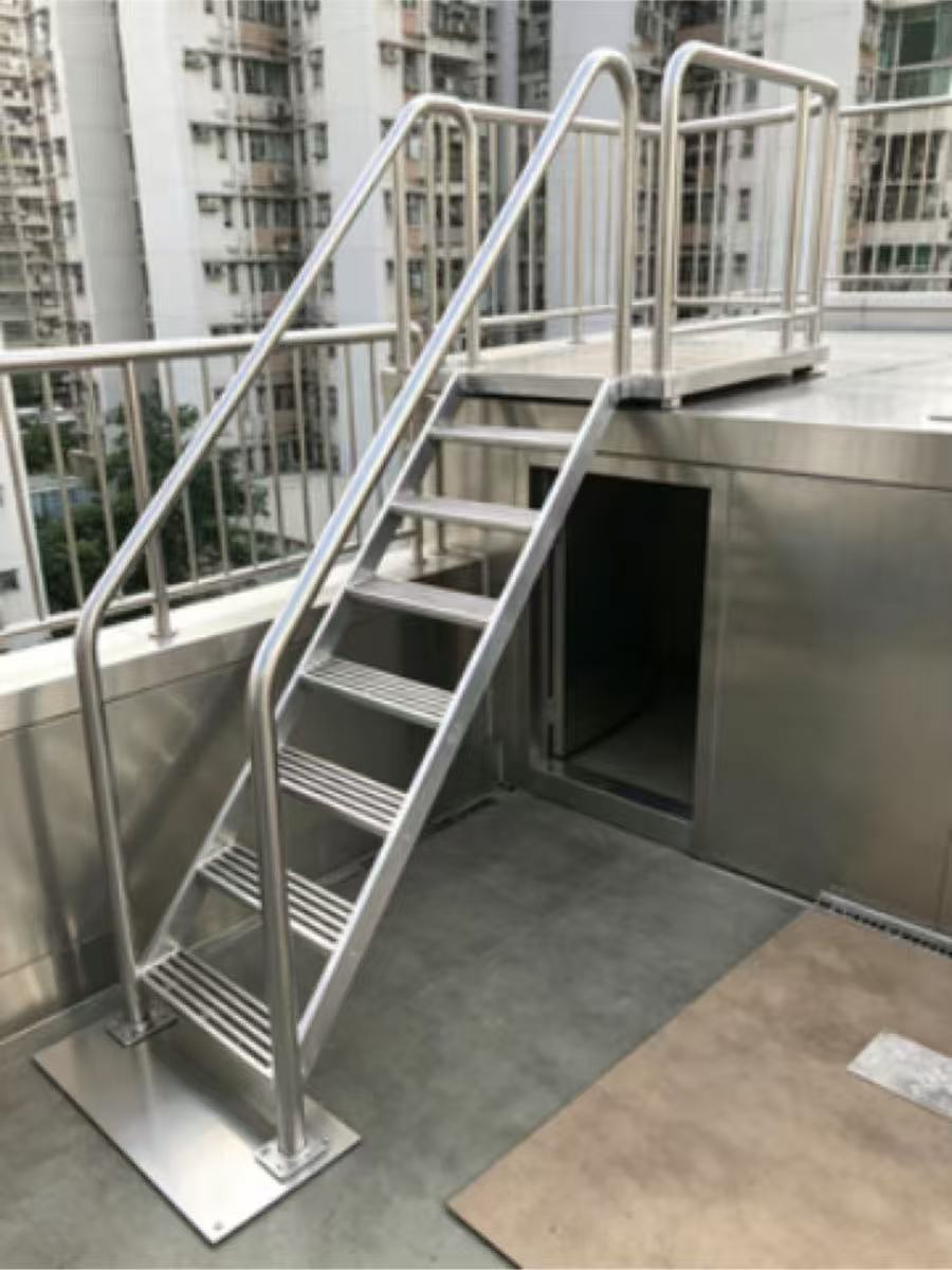 不鏽鋼斜梯天台跨線橋機房檢修平台梯帶安全護欄防滑踏步步梯工廠直銷