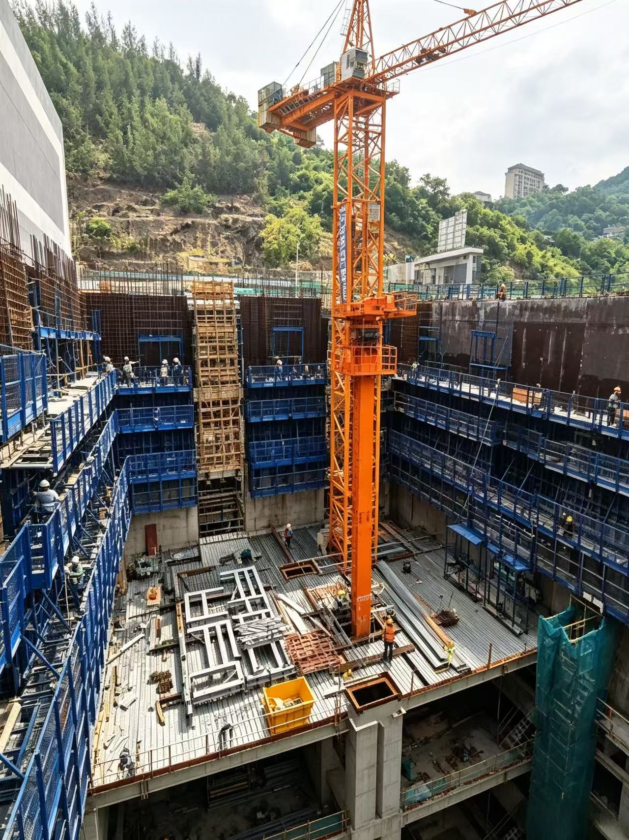 建築地盤重型鋼模板組合結構連基坑側向支護鋼特色牆工程定造